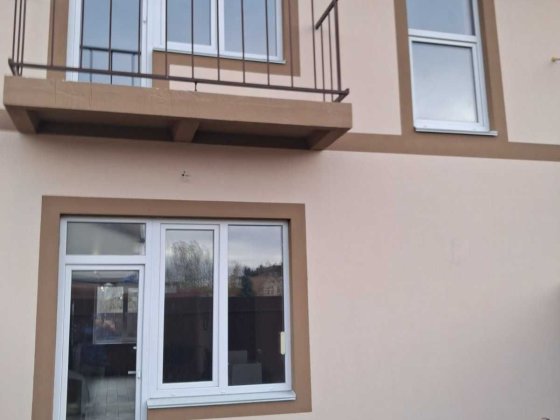 Продаж тауна з ремонтом 130 м2, 2 с. землі Святопетрівське. Святопетровское