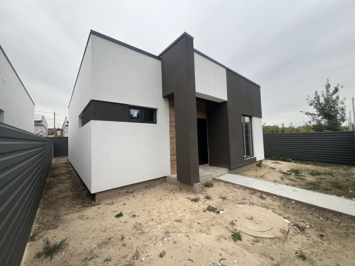 67900 Продам новый дом Гатное Рядом Чабаны Крюковщина - фото 1