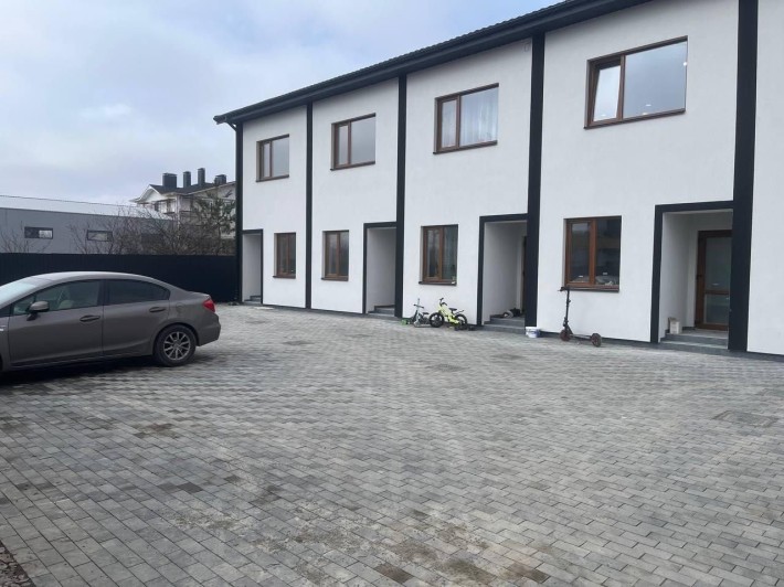 Продається таунхаус 98 м² з 3 спальнями та власною ділянкою в Святопетрівському - фото 1
