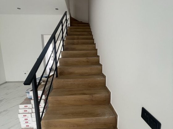 Продаться таунхаус з ділянкою та ремонтом Святопетровское