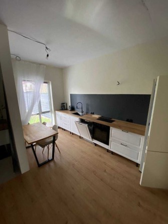 Продам Ворзель Танхаус Ремонт 5хв Буча Власний дворик 2 поверхи.Меблі - фото 1