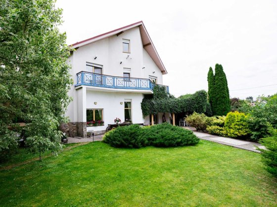 Продам будинок  в Козині Обухівський р-н на березі річки Козинка Козин