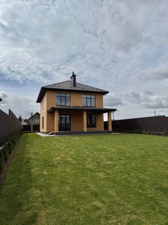 Будинок з клінкерної цегли, автонавісом і терасою – 9 соток, готовий під оздоблення - фото 1