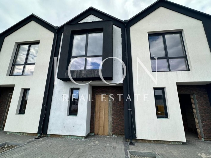 Продаж таунхаусу  |c.Святопетрівське | КМ "СІМЕЙНИЙ МАЄТОК" - фото 1