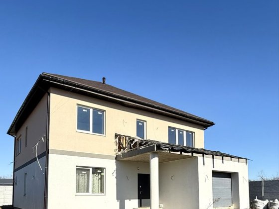 Продаж будинку ремонт під чистову 220 м² ГАЗ 4 кімнати гараж на 2 авто 8 сотих  Крюківщина Київ 4 км