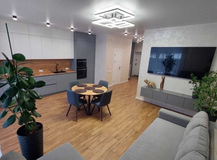 Без комісії, 113м², 4 кімнати, меблі, техніка, гараж - фото 1