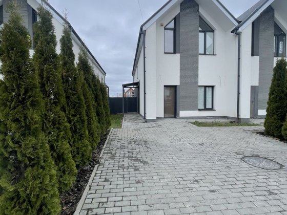 Продається таунхаус в закритому котеджному містечку Святопетровское