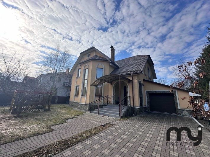 Продаж великого сімейного будинку на 230 м² в Гатному / 15 соток - фото 1