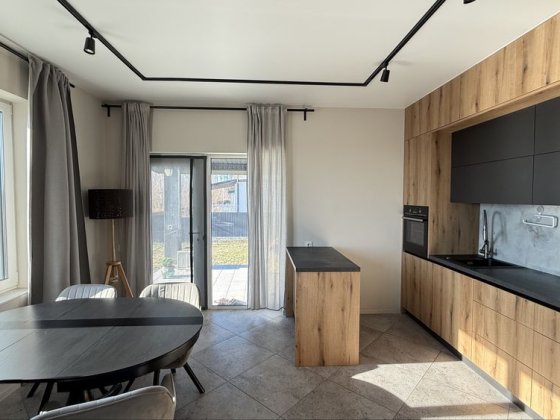 Будинок з Ремонтом 140 кв.м., 5 Соток, Заселена Вулиця Білогородка