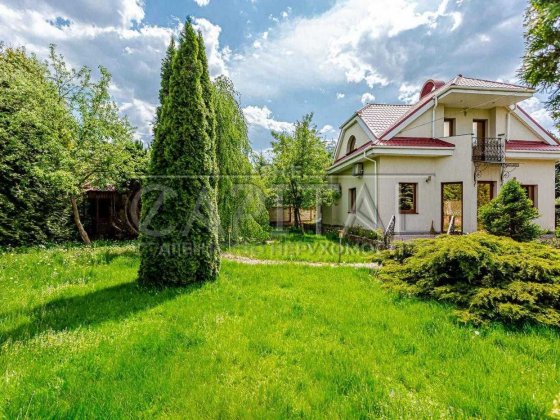 Уютный Двухэтажный Дом  Дом находиться В Белогородке, ул. Чернобыльская
