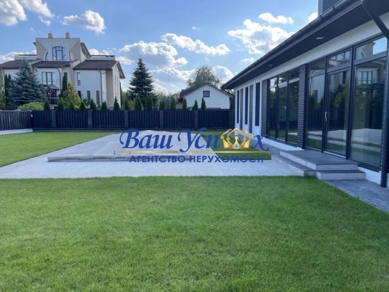 Продажа  одноэтажного дома в селе Козин. Выход на воду. Козин