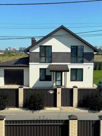 Без% 14 соток, будинок 255 м.кв. 4 спальні, ремонт, меблі, гараж - фото 1