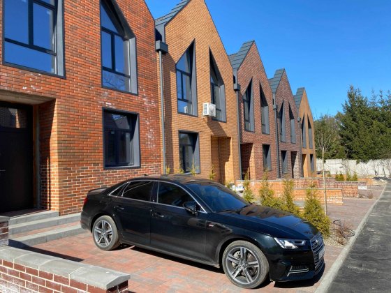 Сучасний Таунхаус з великою ділянкою,на газу.15 хв до Києва Белогородка