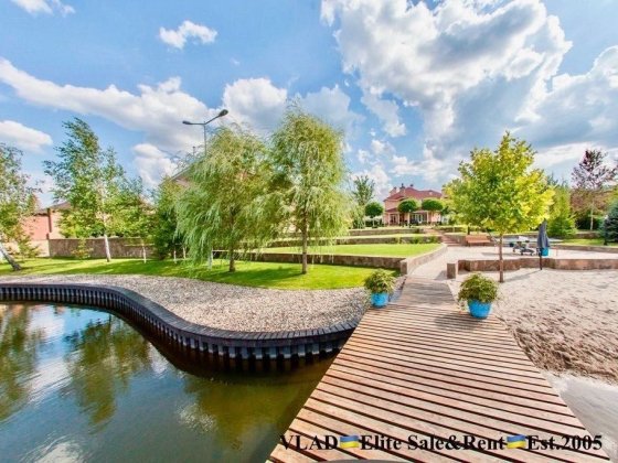 Козин.  Будинок з виходом на Козинку, своєю набережною та пляжем! Козин