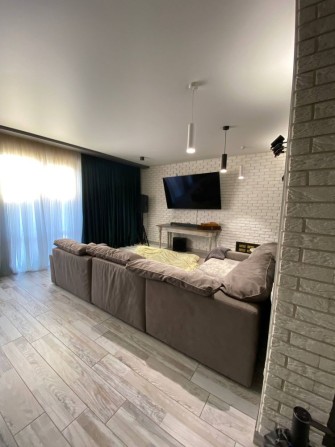 3-поверховий Дуплекс з ремонтом на 5 кімнат під Києвом. Ціна вогонь! - фото 1