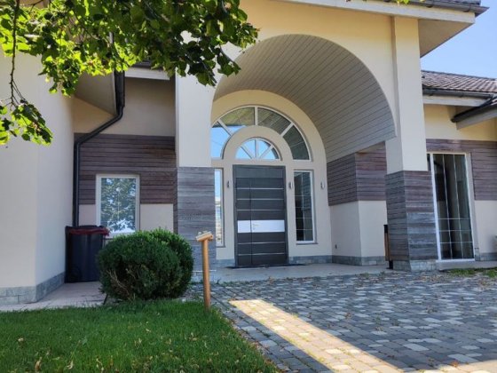 Продаж будинку Ходосівка 587 м кв  70 сот  Новообухівська траса Ходосівка