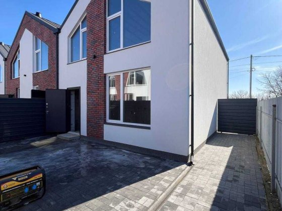 Будинок 34,8 м² з двориком від забудовника. Без комісії. 20хв до метро Білогородка