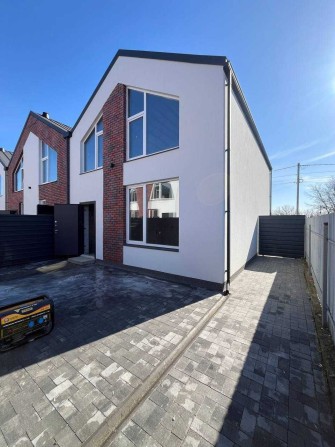 Будинок 34,8 м² з двориком від забудовника. Без комісії. 20хв до метро - фото 1