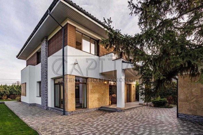 Преміальний маєток у серці Козина - фото 1