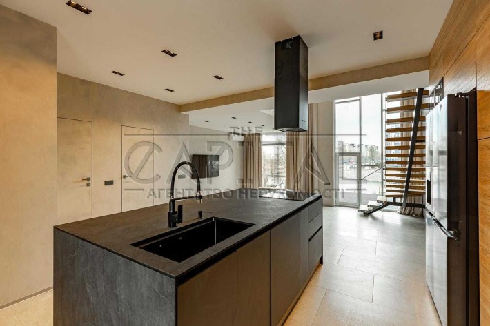 Продаж Таунхаусу з новим ремонтом 140м2. - фото 1