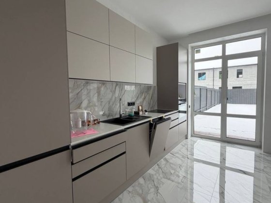 Без% сучасний танхаус з якісним ремонтом у Ворзелі Ворзель