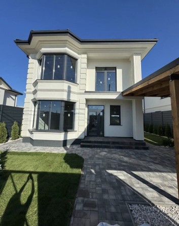 Будинок в класичному стилі! Автонавіс! Газон! - фото 1