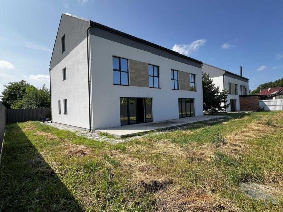 Продаж нового дуплексу 143 кв.м. біля метро, 4 сотки, Гатне Гатне