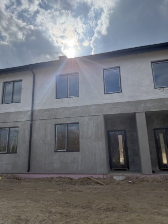 Таунхаус 100 м2 в затишній локаціі Ворзеля . Газ , сертифікат - так ! - фото 1