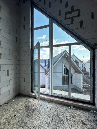 продам котедж у Крюківщині в закритому КМ - фото 1