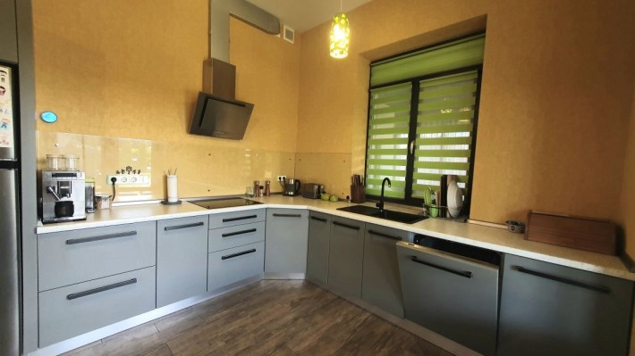 Будинок 271м.кв. з сучасним ремонтом, 24 сотки. - фото 1