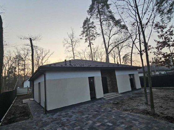 Розкішний будинок в КУРОРТНОМУ Ворзелі.Сосни на території. Ворзель