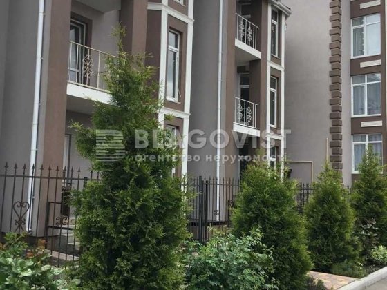 Продаж трирівневого  таунхаусу Чабани вулиця Покровська Чабани