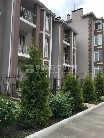 Продаж трирівневого  таунхаусу Чабани вулиця Покровська - фото 1