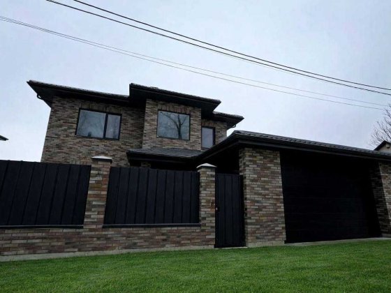 Будинок біля Києва_Чабани_Гарж та автонавіс Чабаны