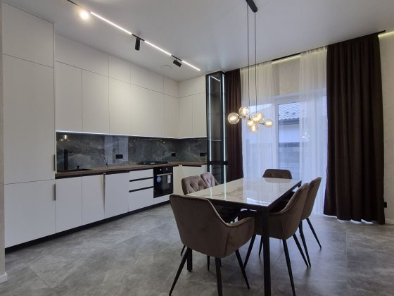 Будинок з ремонтом, Газ, парковка на 2 авто, без комісії, ліс, Ворзель Ворзель