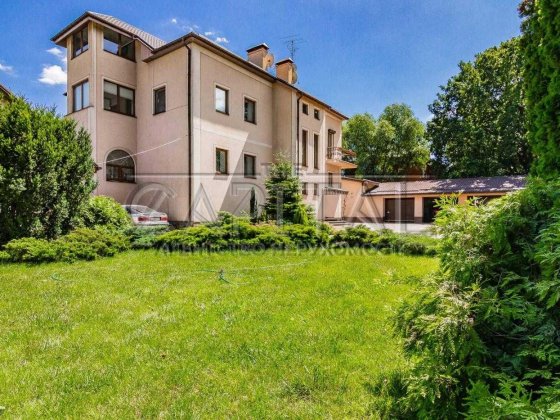 Розкішний сімейний маєток з власною енергосистемою та великою ділянкою Чабаны