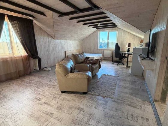 Дуплекс в Білогородці з Ремонтом, 220м2, є Камін, Автонавіс, поруч Озеро, Магазини Білогородка