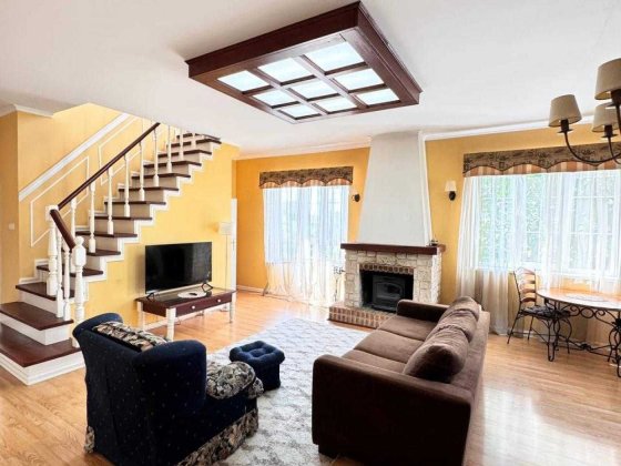 Продаж сімейного будинку 280 м² у Білогородці | 15 соток | укриття | гараж Білогородка