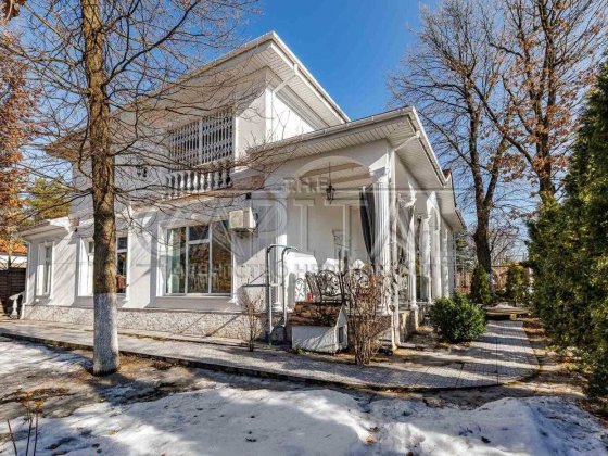 Пропонується до продажу сучасний будинок площею 223 м², розташований у мальовничій лісовій частині Х Ходосівка