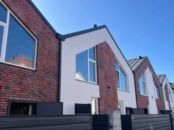 Таунхаус 34,8 м² з двориком від забуд-ка. 20 хв до метр. Власна земля Белогородка