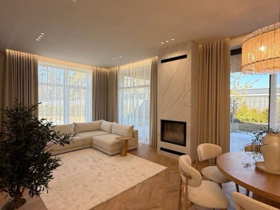 Будинок з РЕМОНТОМ! Басейн!Газ!Закрите містечко Ходосівка