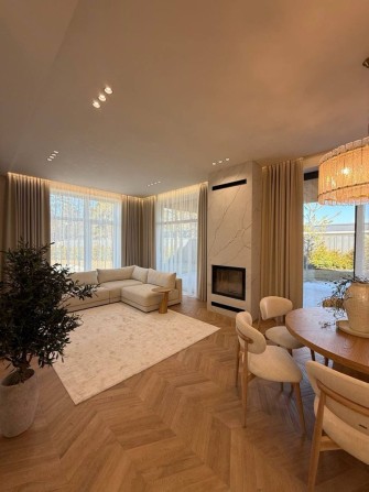 Будинок з РЕМОНТОМ! Басейн!Газ!Закрите містечко - фото 1