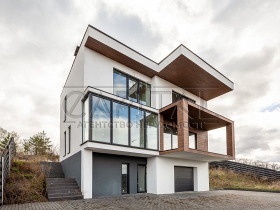 Продаж будинку з ремонтом 250 кв.м. хай тек, Лісники, Обухівська траса Лесники