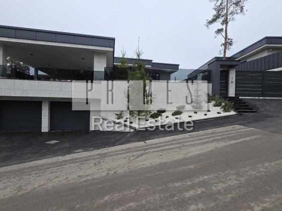 Продаж будинку без ремонту, цоколь, басейн, Ходосівка Ходосівка