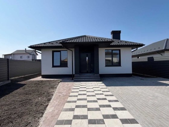 Продаж  одноповерхового будинку 102 м² на 5 сотках в с.Нові Петрівці. Нові Петрівці