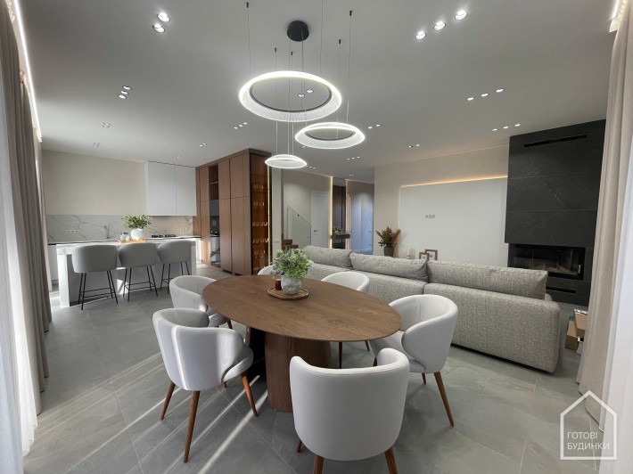 Будинок з ремонтом та ГАЗОВИМ опаленням. Підземний гараж на 2 авто - фото 1