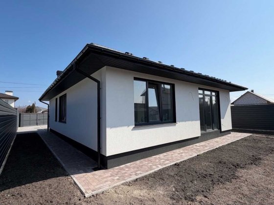 Продаж одноповерхового будинку 102 м² на 5 сотках в с. Нові Петрівці. Нові Петрівці