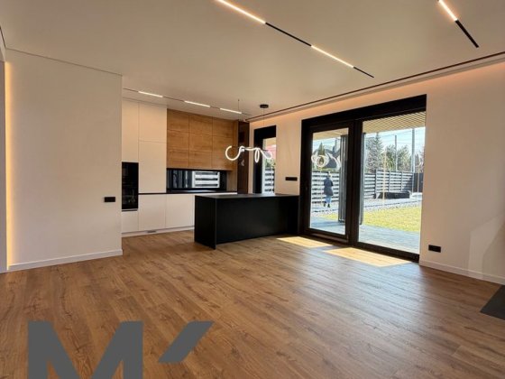 Будинок з ремонтом , каміном , 130м2 ділянка 6 соток Гореничі