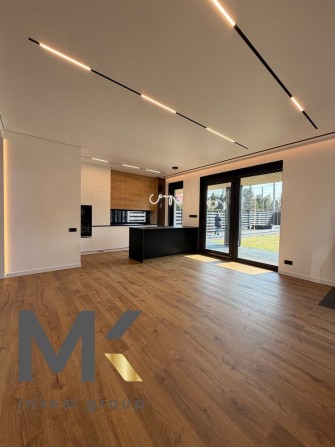 Будинок з ремонтом , каміном , 130м2 ділянка 6 соток - фото 1