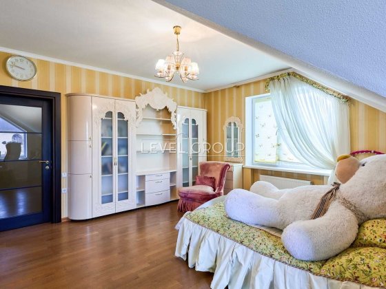 Продаж будинку з ремонтом в Стоянці, 14 соток,до центру Києва 18 км Стоянка